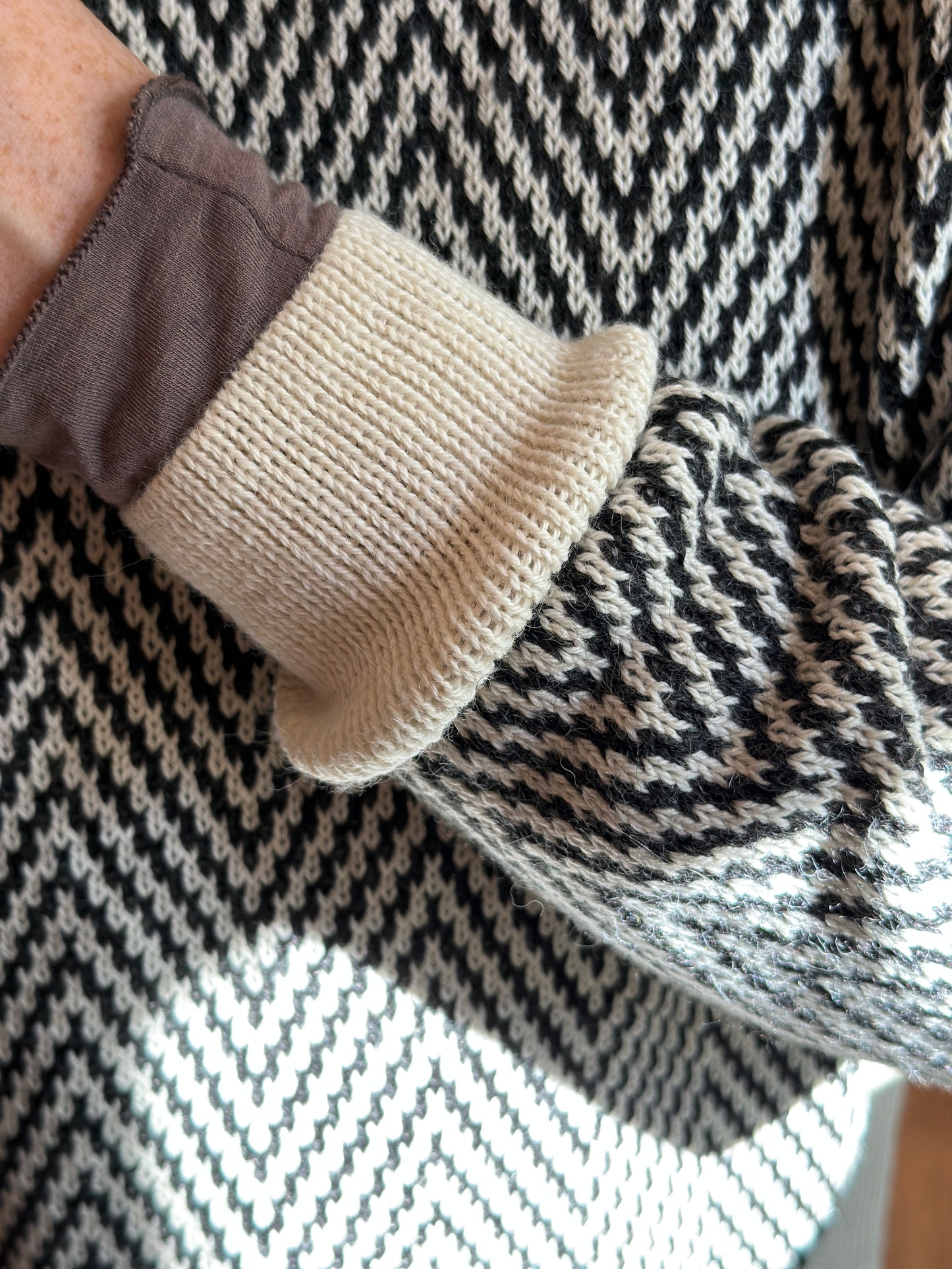 Nao Sweater IVORY/CHARCOAL